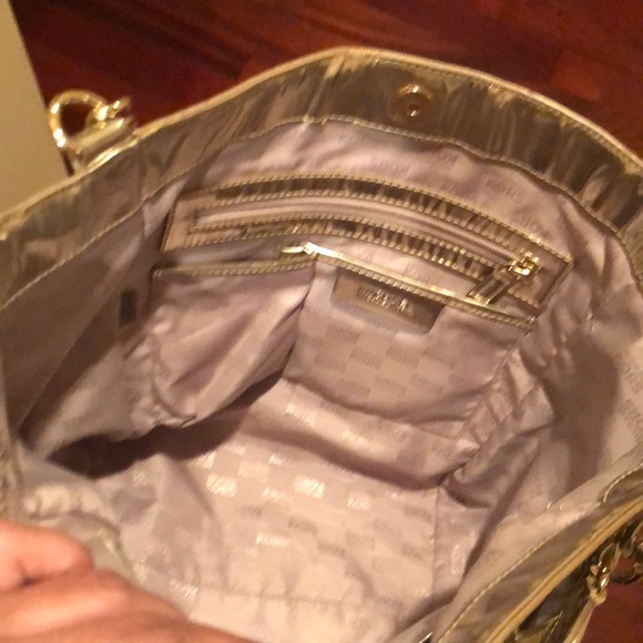 Michael Kors Gold metallic handbag - Picture 4 of 5
